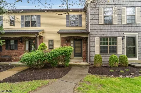 6 Wood Duck Ct, Hackettstown, NJ 07840