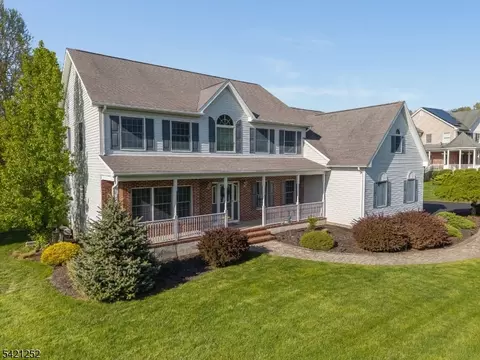 42 Southgate Dr, Annandale, NJ 08801