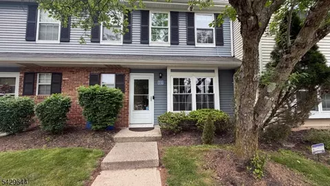 327 Smithwold Rd, Somerset, NJ 08873