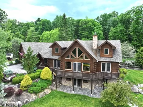 40 Ivy Trl, Branchville, NJ 07826