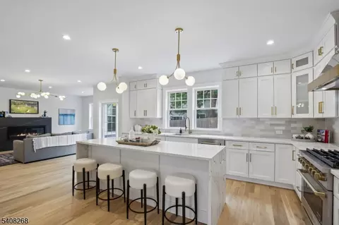 108 Baker St, Maplewood, NJ 07040