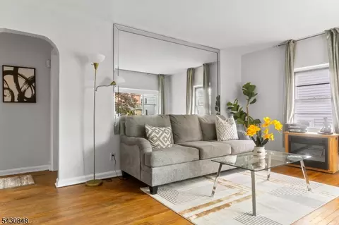 1032 E Blancke St, Linden, NJ 07036