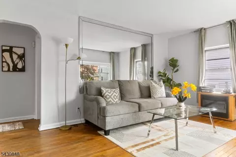 1032 E Blancke St, Linden, NJ 07036