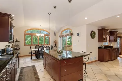 16 Barbara Way, Wayne, NJ 07470 photo 8