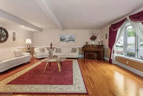 16 Barbara Way, Wayne, NJ 07470 photo 5