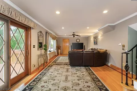 16 Barbara Way, Wayne, NJ 07470 photo 13