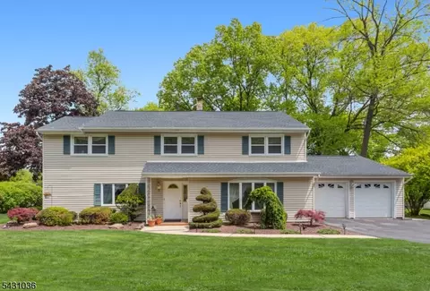 16 Barbara Way, Wayne, NJ 07470