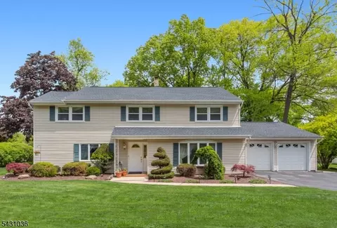 16 Barbara Way, Wayne, NJ 07470
