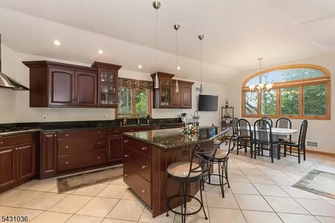 16 Barbara Way, Wayne, NJ 07470 photo 7