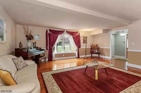 16 Barbara Way, Wayne, NJ 07470 photo 4
