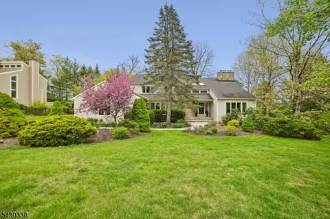 11 Hawthorne Ct, Morristown, NJ 07960
