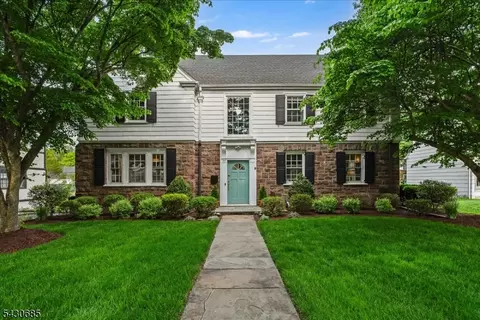 31 The Fairway, Montclair, NJ 07043