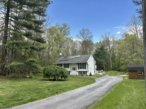 7 Vansickle Rd, Sandyston, NJ 07826