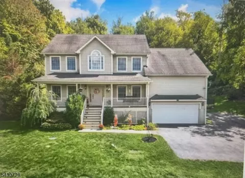 332 Lake Wallkill Rd, Sussex, NJ 07461