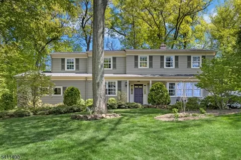 260 Lorraine Dr, Berkeley Heights, NJ 07922