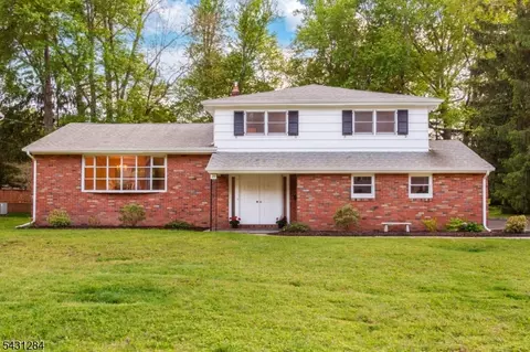25 Robbins Ave, Berkeley Heights, NJ 07922