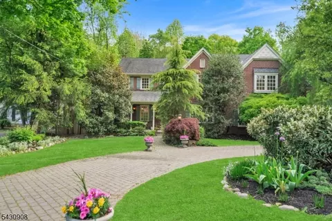 20 Diann Dr, Montville, NJ 07045