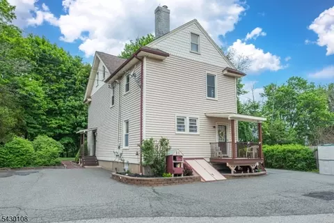 51 Main St, Franklin, NJ 07416