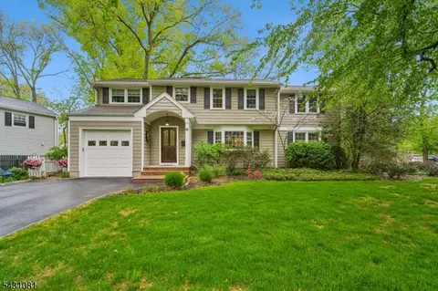 65 Coddington Dr, New Providence, NJ 07974