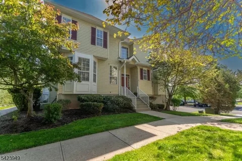 24 Kentworth Ct, Flemington, NJ 08822