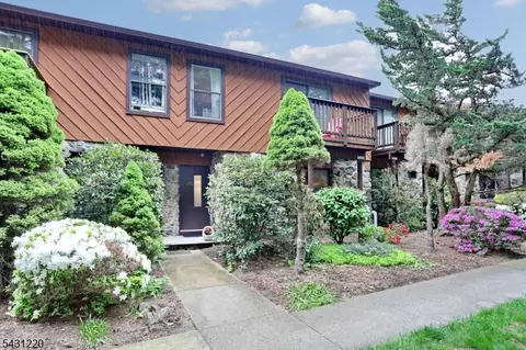 3 Brookside Hts # G, Wanaque, NJ 07465