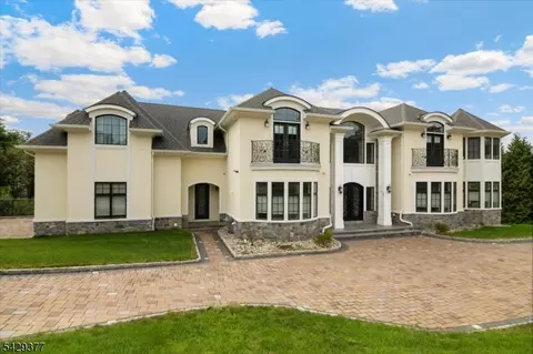 2 Brighton Ct, Livingston, NJ 07039