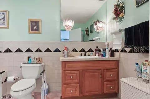 Bath - 32 Ruby St, Springfield, NJ 07081 photo 1 of 5
