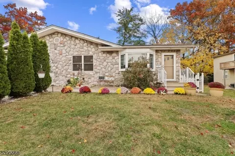 Exterior - 32 Ruby St, Springfield, NJ 07081 photo 2 of 5
