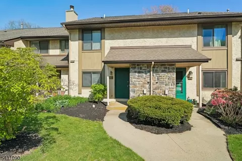 265 Hampshire Dr, Plainsboro, NJ 08536