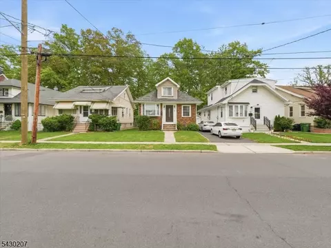 615 Spruce St, Roselle, NJ 07203