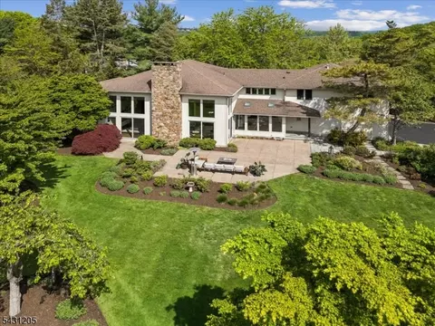39 Eagle Nest Rd, Morristown, NJ 07960