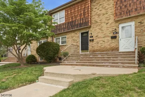 8 Cardinal Ln #3, Hillsborough, NJ 08844