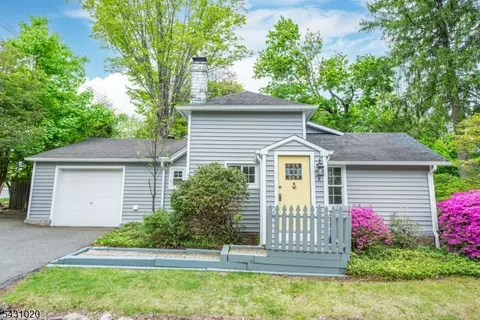 2 Cherry Tree Ln, Sparta, NJ 07871