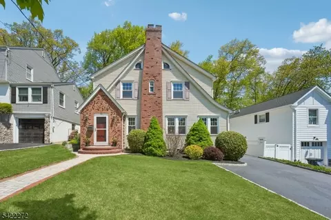 90 Morningside Rd, Verona, NJ 07044
