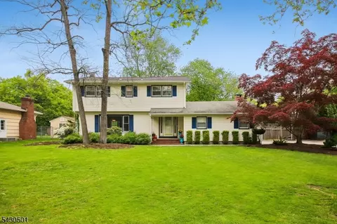 54 Canterbury Dr, Scotch Plains, NJ 07076
