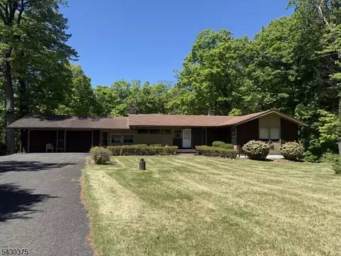 40 Valleyview Rd, Warren, NJ 07059