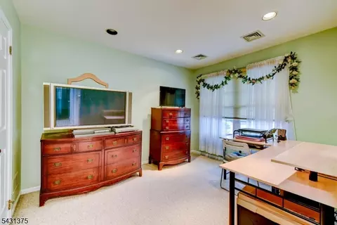 40 Worcester Dr, Wayne, NJ 07470 photo 35