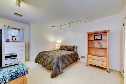 40 Worcester Dr, Wayne, NJ 07470 photo 37