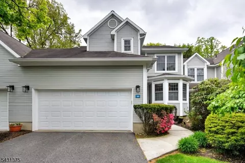 40 Worcester Dr, Wayne, NJ 07470
