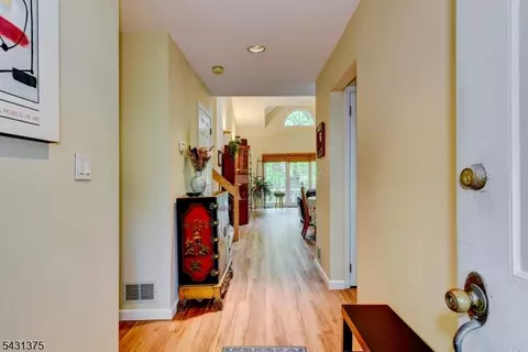40 Worcester Dr, Wayne, NJ 07470 photo 4