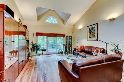 40 Worcester Dr, Wayne, NJ 07470 photo 11
