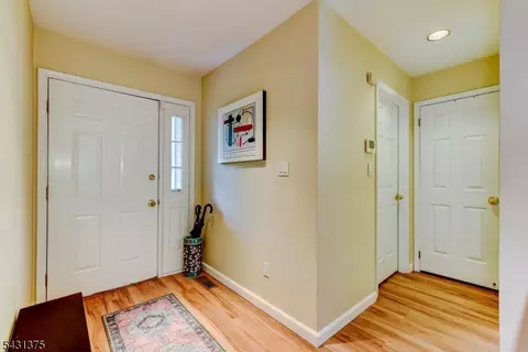40 Worcester Dr, Wayne, NJ 07470 photo 5