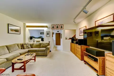 40 Worcester Dr, Wayne, NJ 07470 photo 43