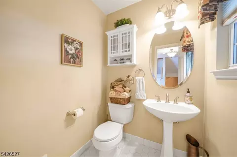 110 Warbler Dr, Wayne, NJ 07470 photo 6
