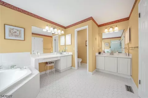 110 Warbler Dr, Wayne, NJ 07470 photo 20