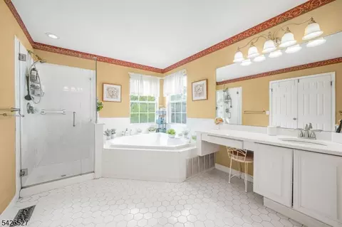 110 Warbler Dr, Wayne, NJ 07470 photo 19