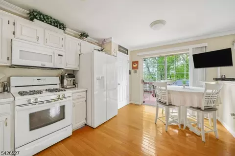 110 Warbler Dr, Wayne, NJ 07470 photo 14