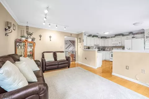 110 Warbler Dr, Wayne, NJ 07470 photo 12