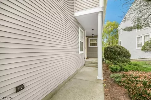 110 Warbler Dr, Wayne, NJ 07470 photo 3