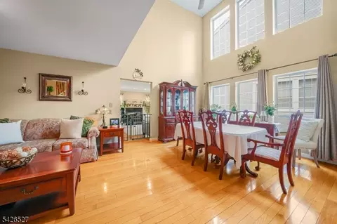110 Warbler Dr, Wayne, NJ 07470 photo 7